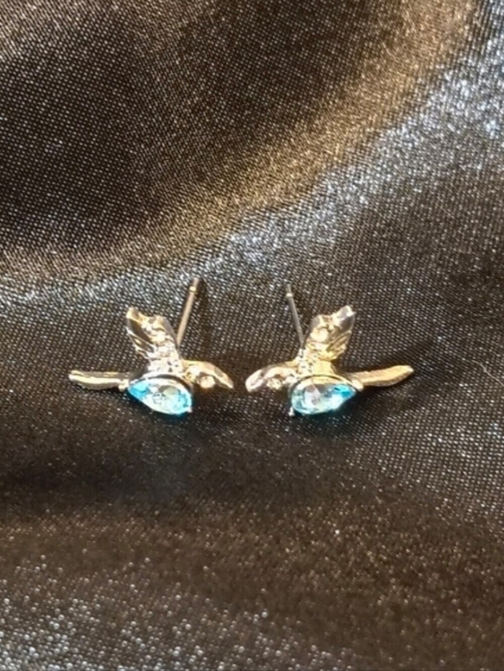 Exquisite Hummingbird Earrings - Picture 3 of 3